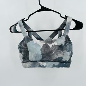 Womans lululemon athletic sports bra size 8